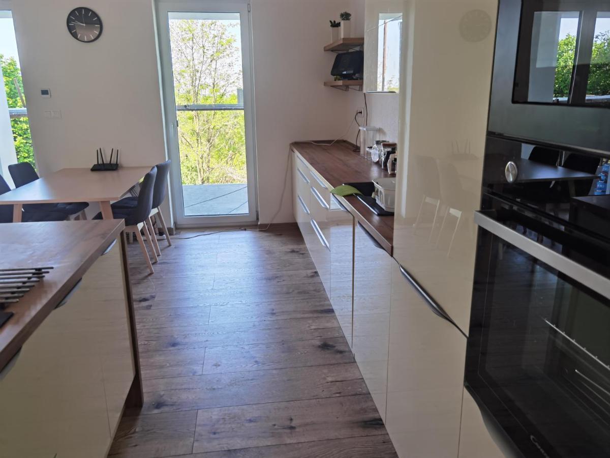 شقة Sunset House Piestany Cervena Veza Banka المظهر الخارجي الصورة